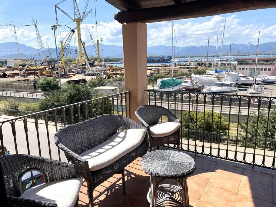 Appartamento Con Terrazza Vista Mare. Àrbatax Buitenkant foto